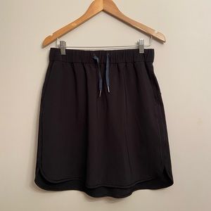 LULULEMON ON THE FLY SKIRT BLACK WOVEN